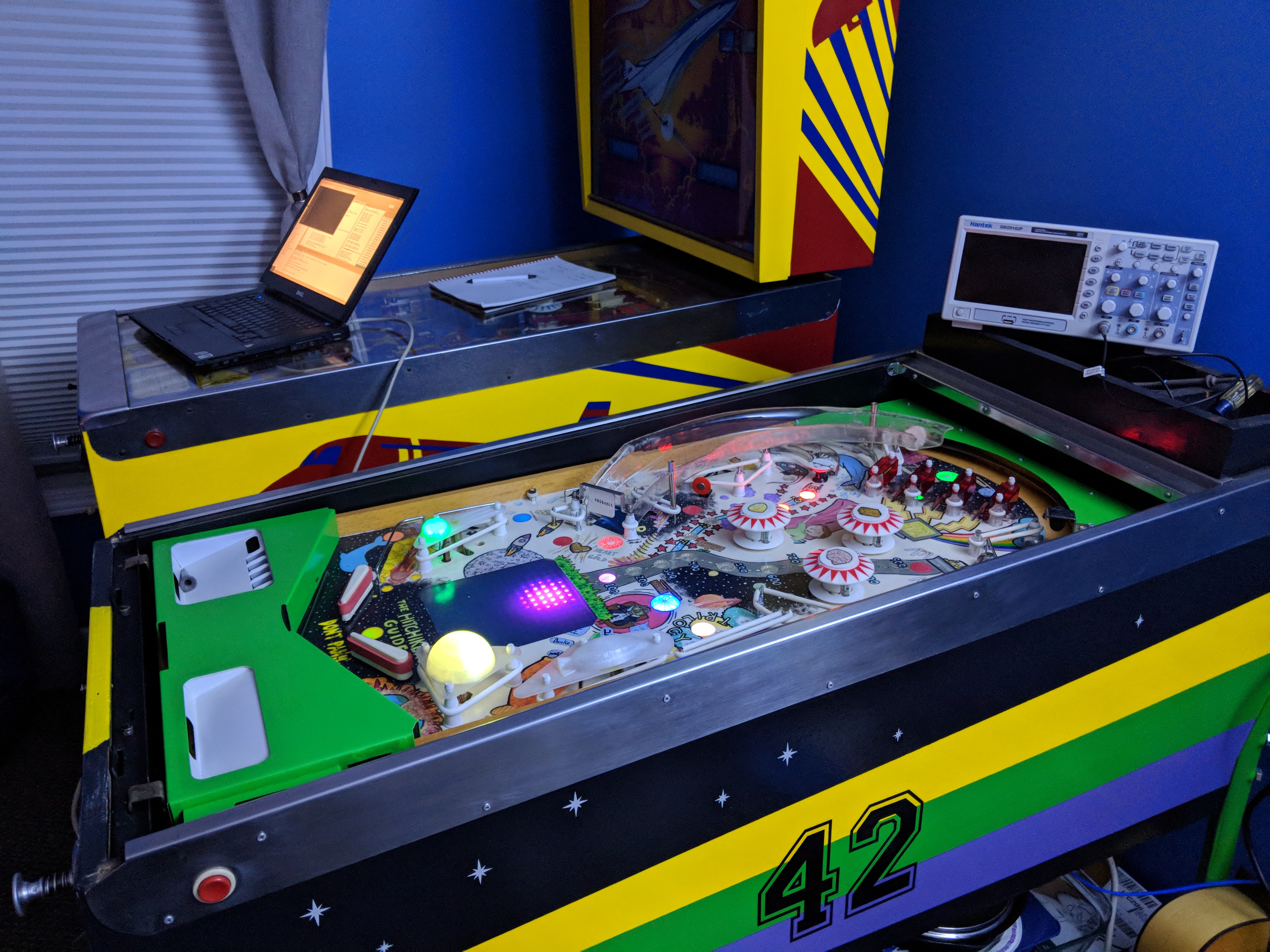 The Hitchhikers Guide to the Galaxy Pinball gameplay